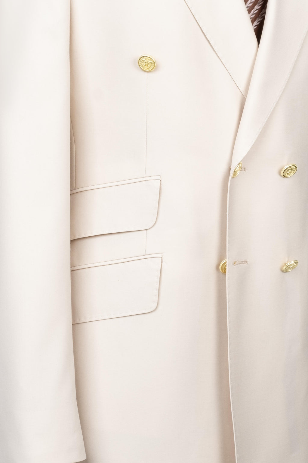 DOUBLE BREASTED SUIT OFF WHITE GOLD BUTTON