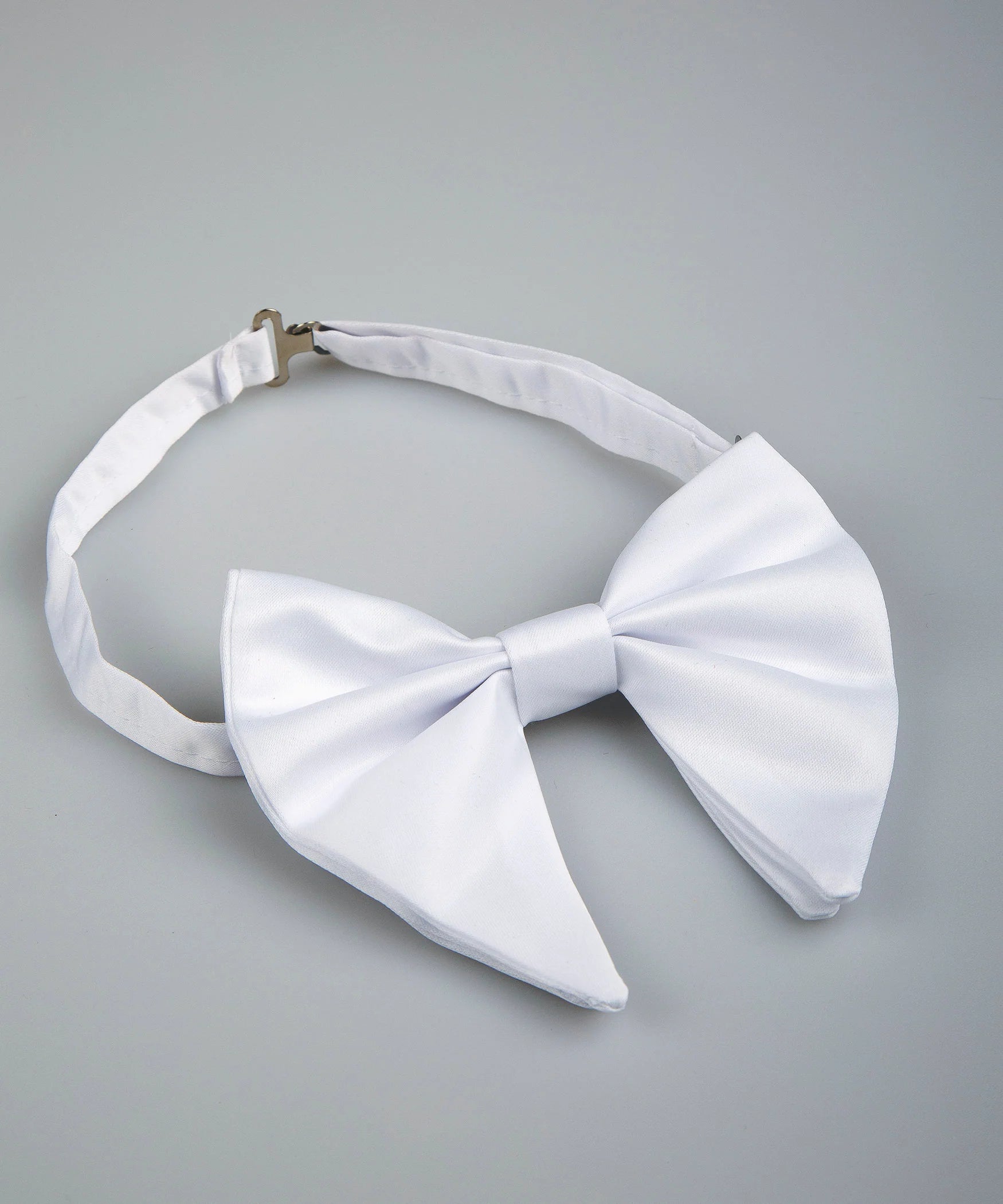 WHITE SUPERIOR BOW TIE