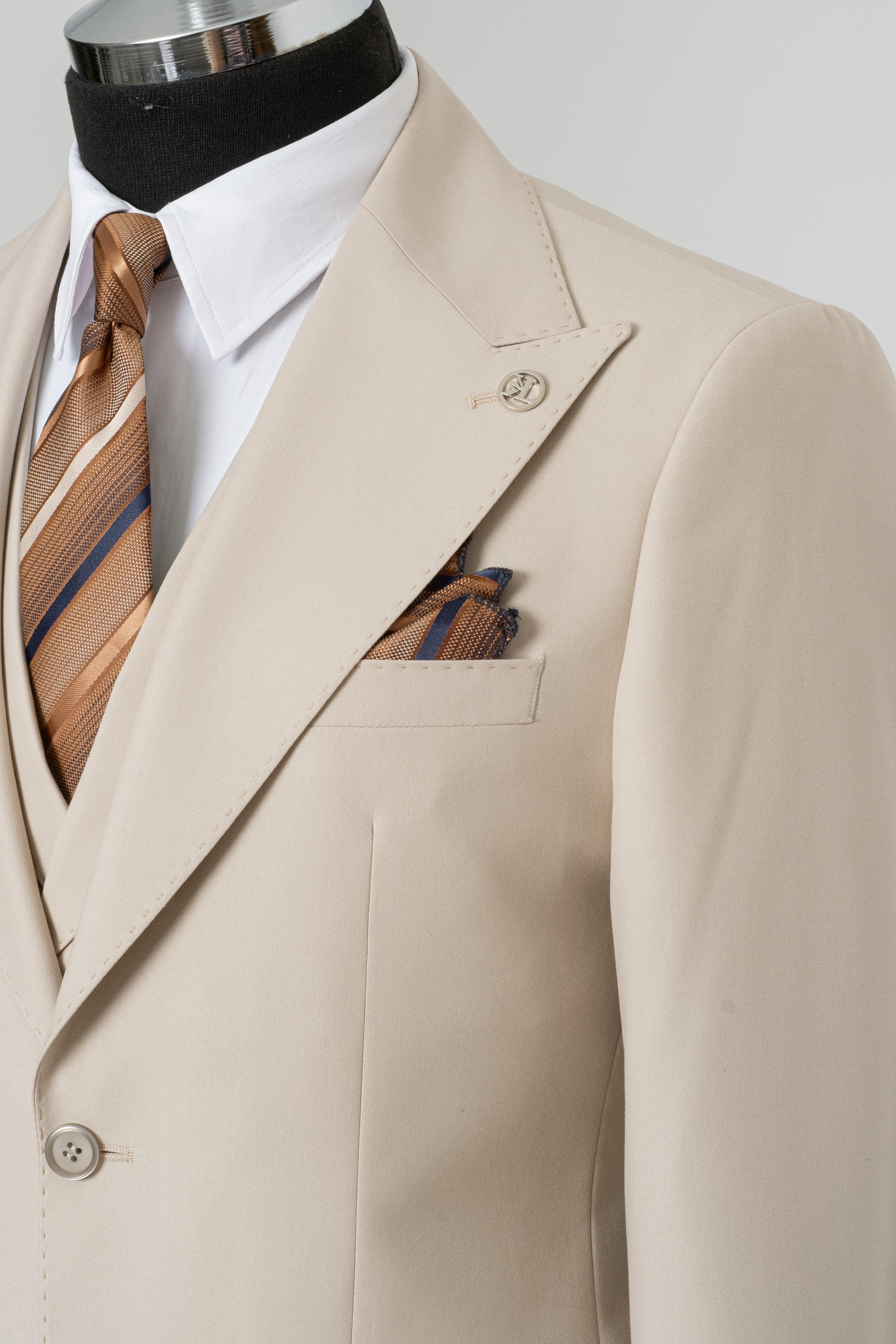 CLASSIC VEST SUIT BEIGE - GOLD BUTTON