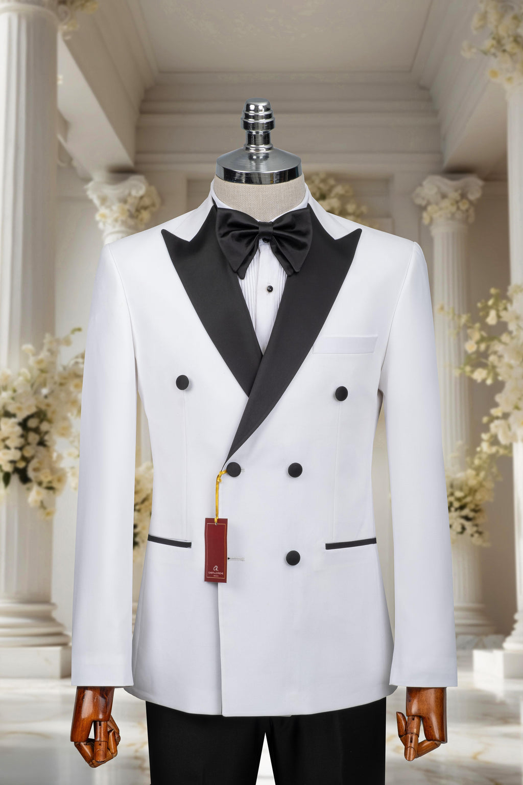 WHITE DOUBLE BREASTED TUXEDO