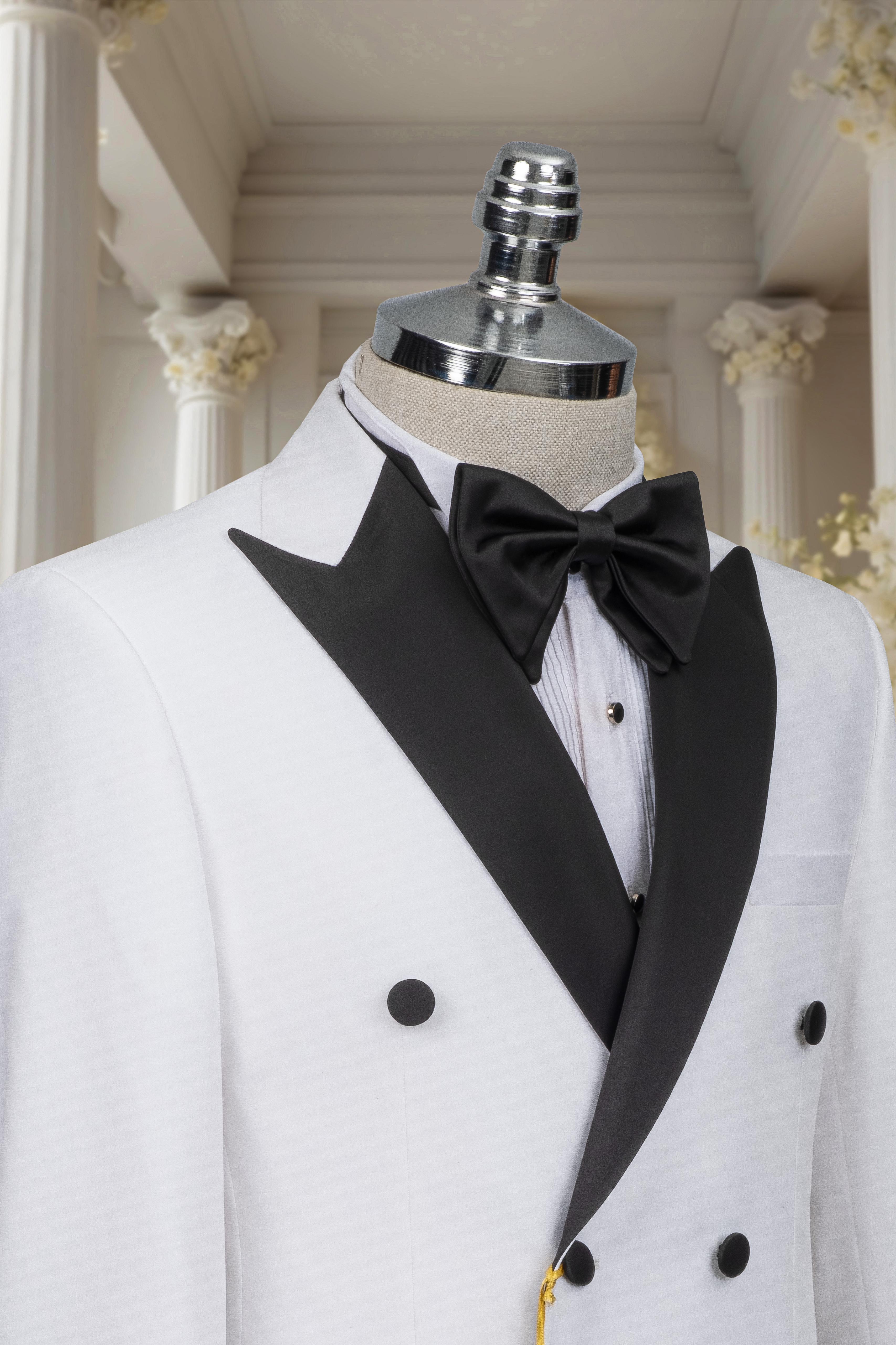 WHITE DOUBLE BREASTED TUXEDO