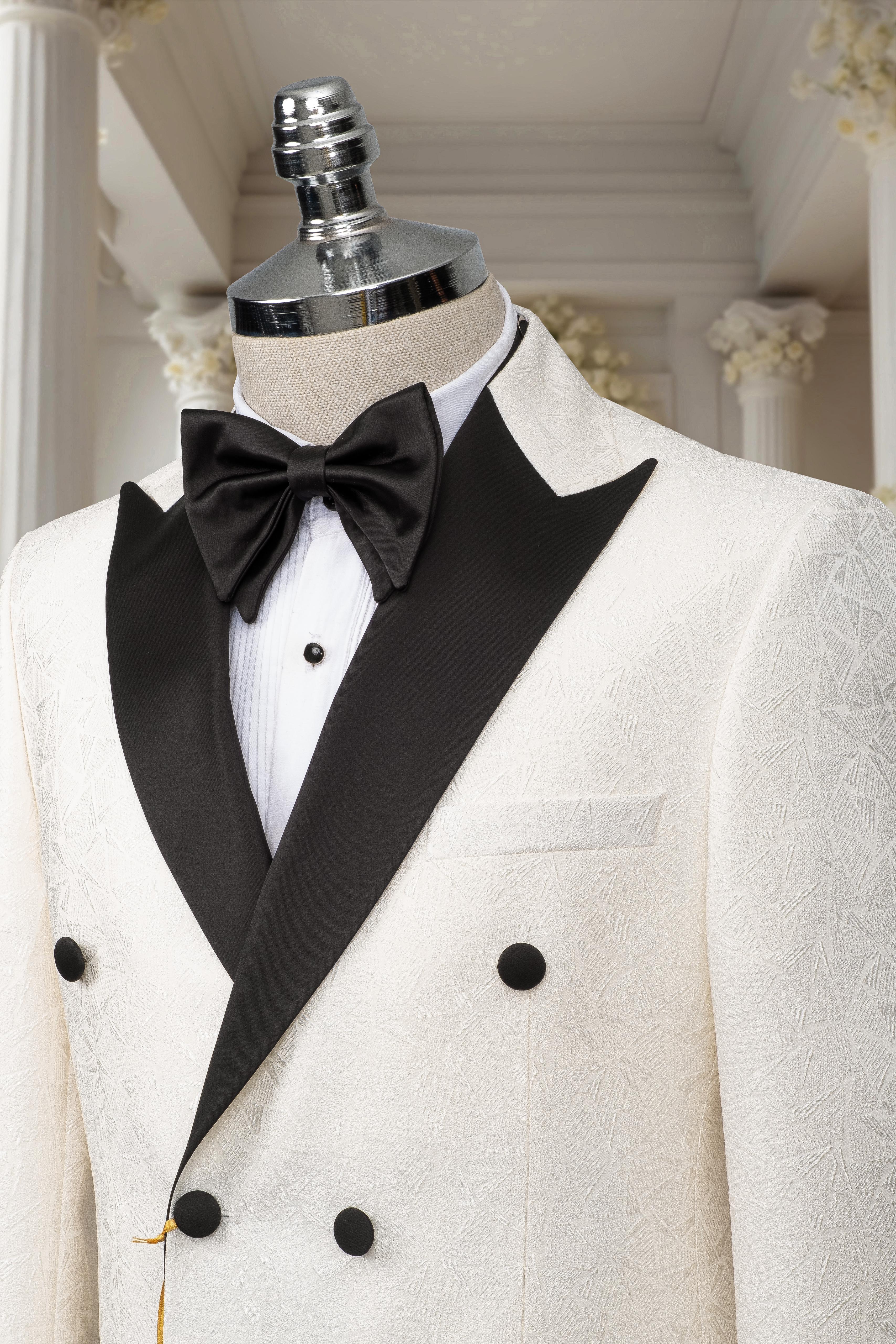WHITE DOUBLE BREASTED TUXEDO