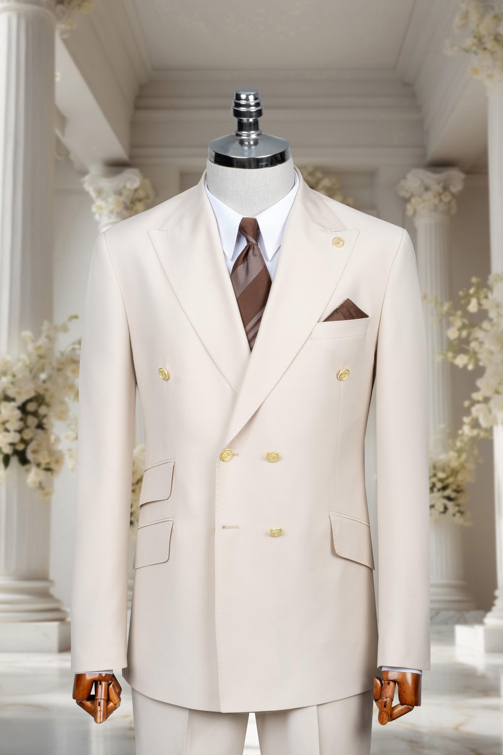DOUBLE BREASTED SUIT OFF WHITE GOLD BUTTON