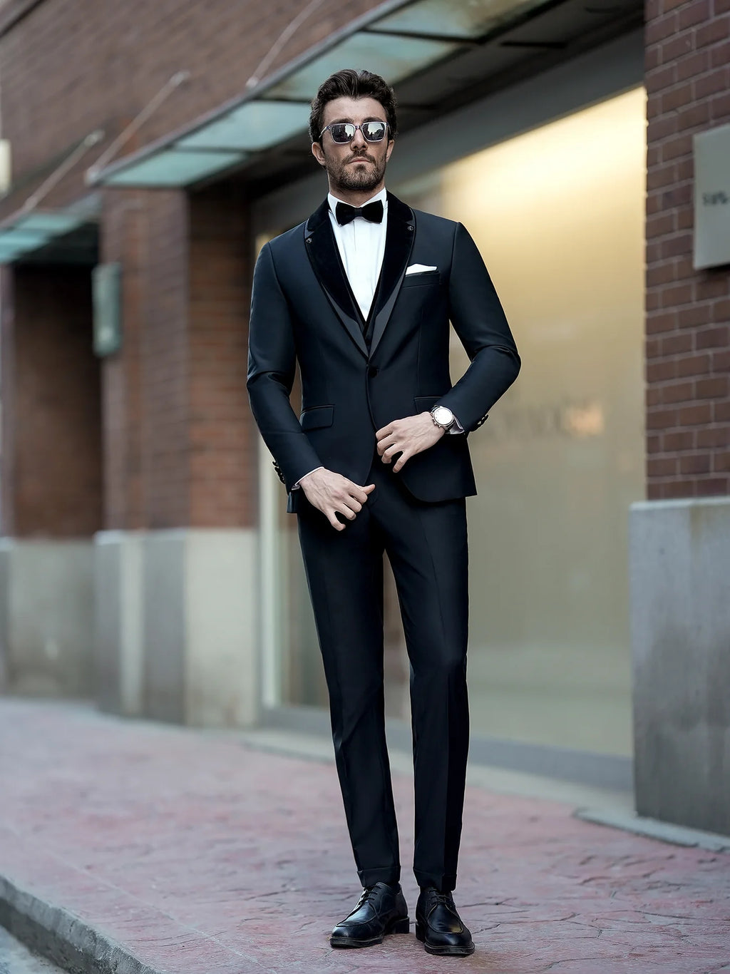 BLACK TUXEDO