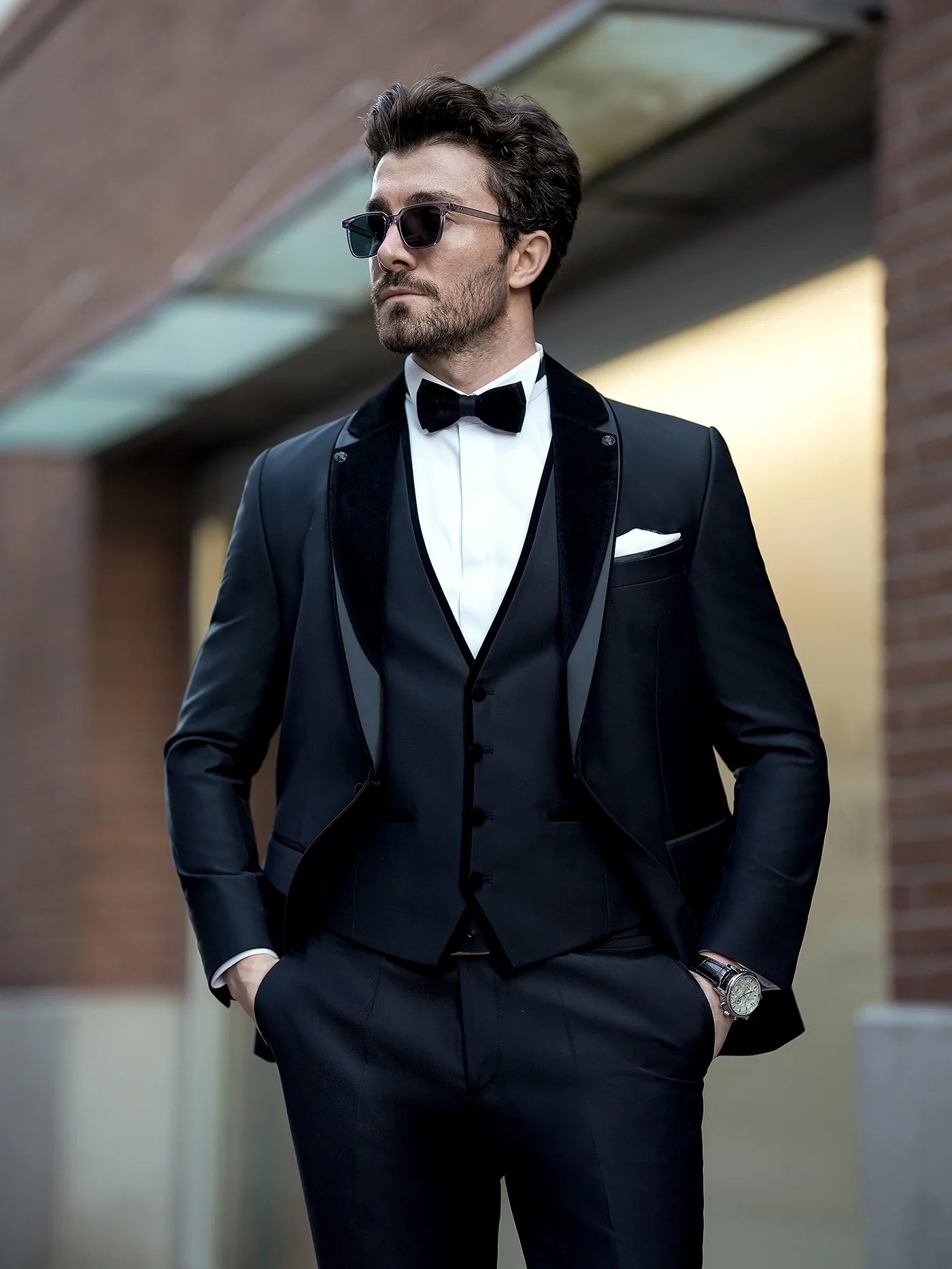 BLACK TUXEDO