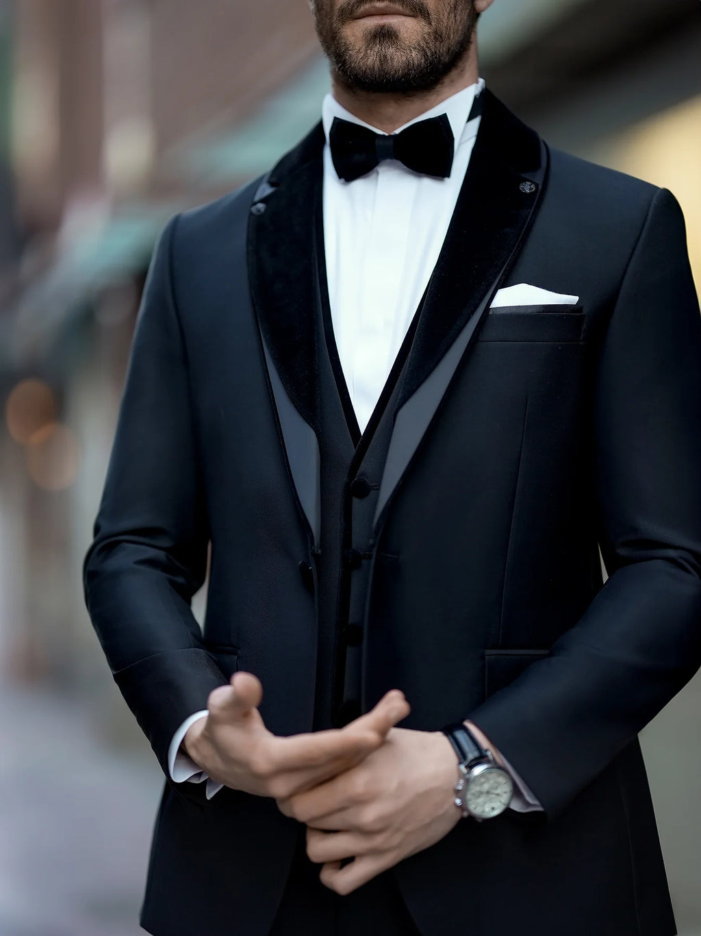 BLACK TUXEDO