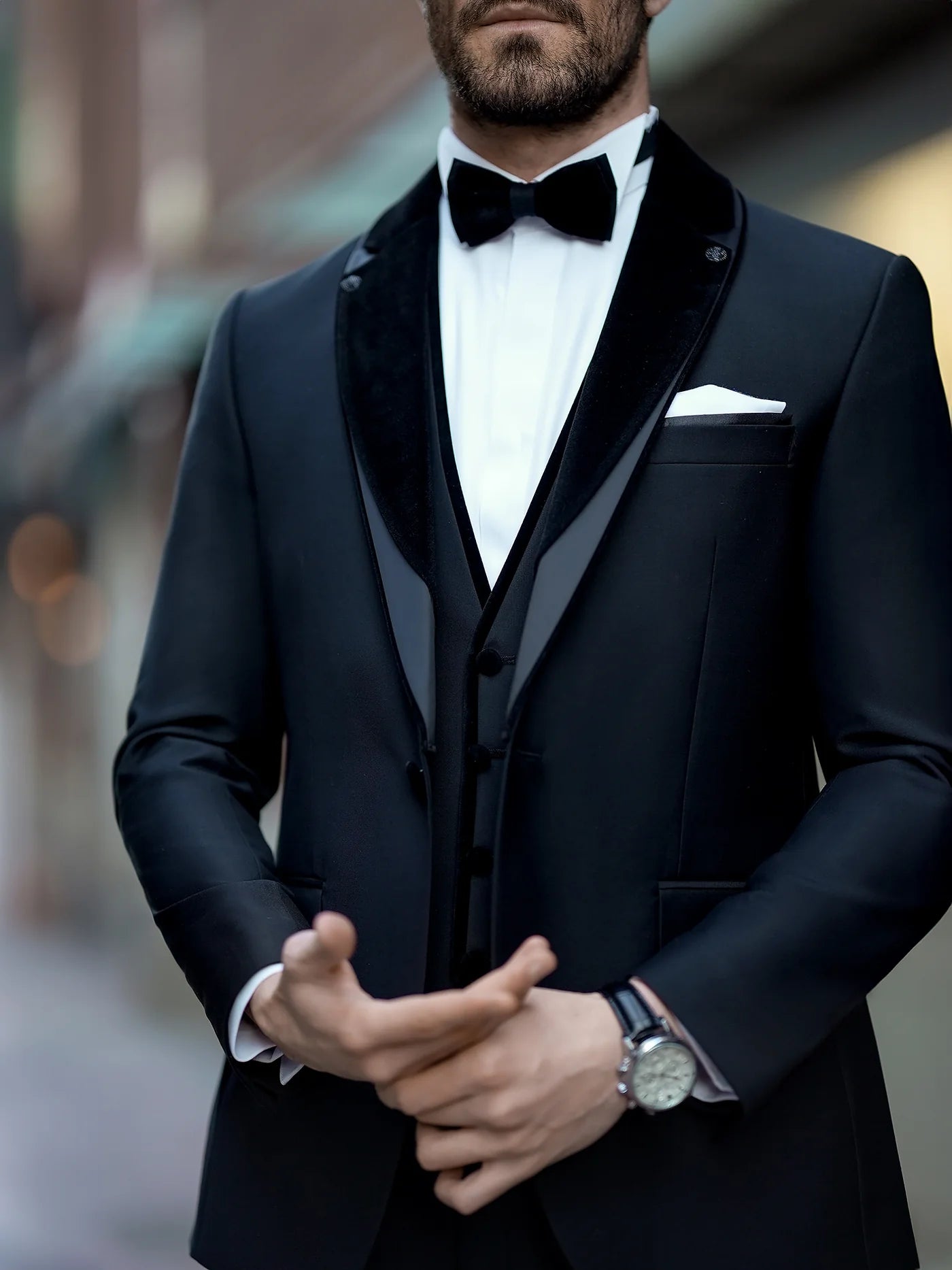 BLACK TUXEDO