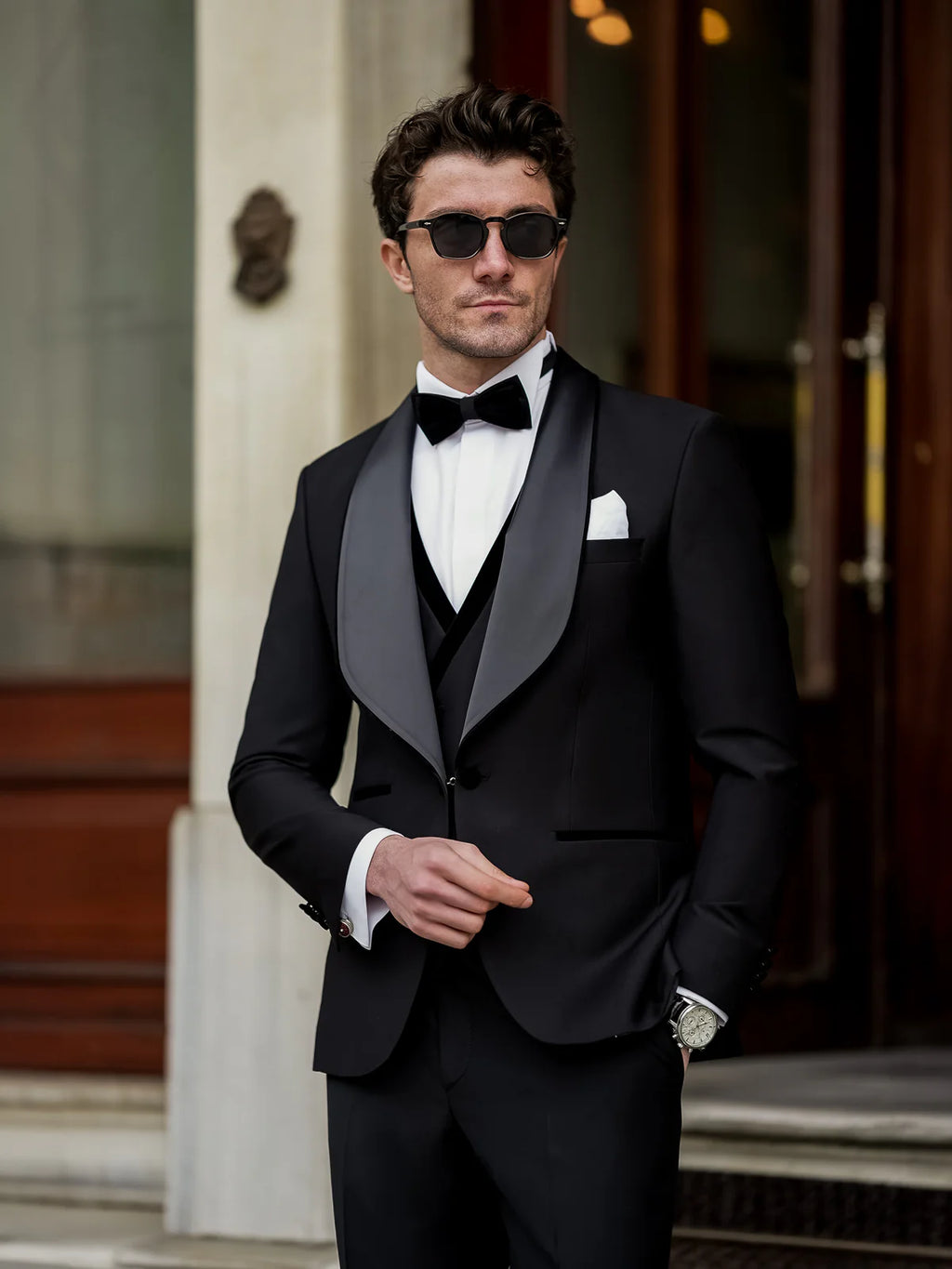 BLACK TUXEDO