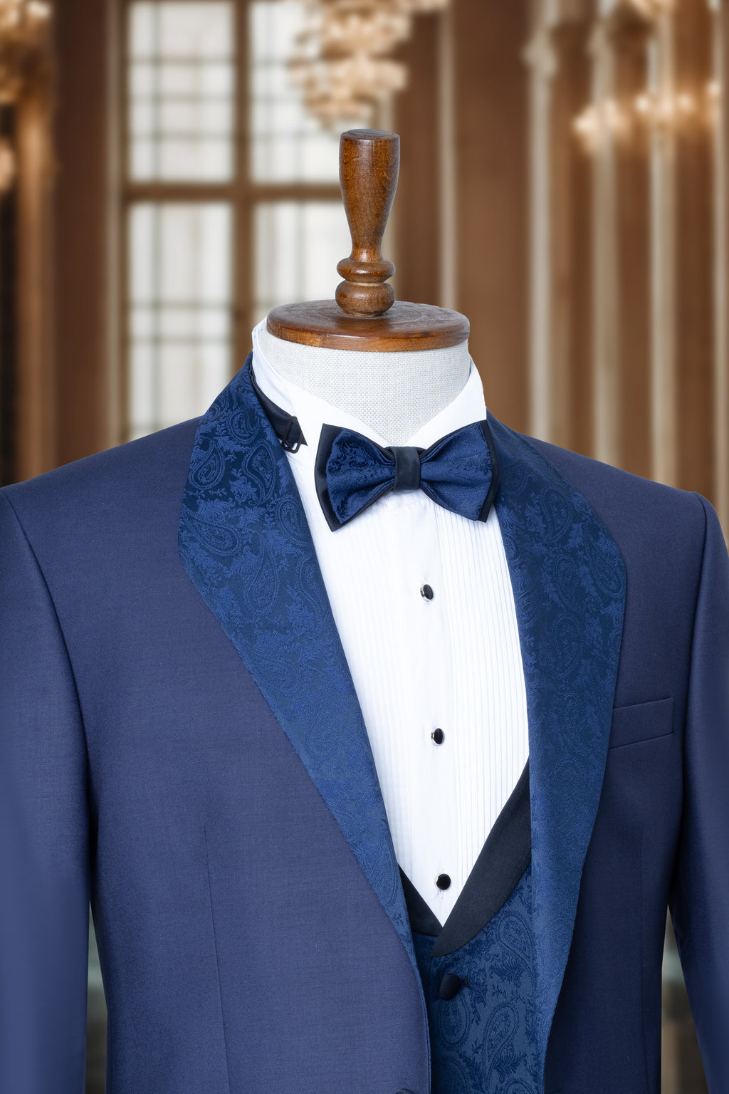 NAVY BLUE TUXEDO