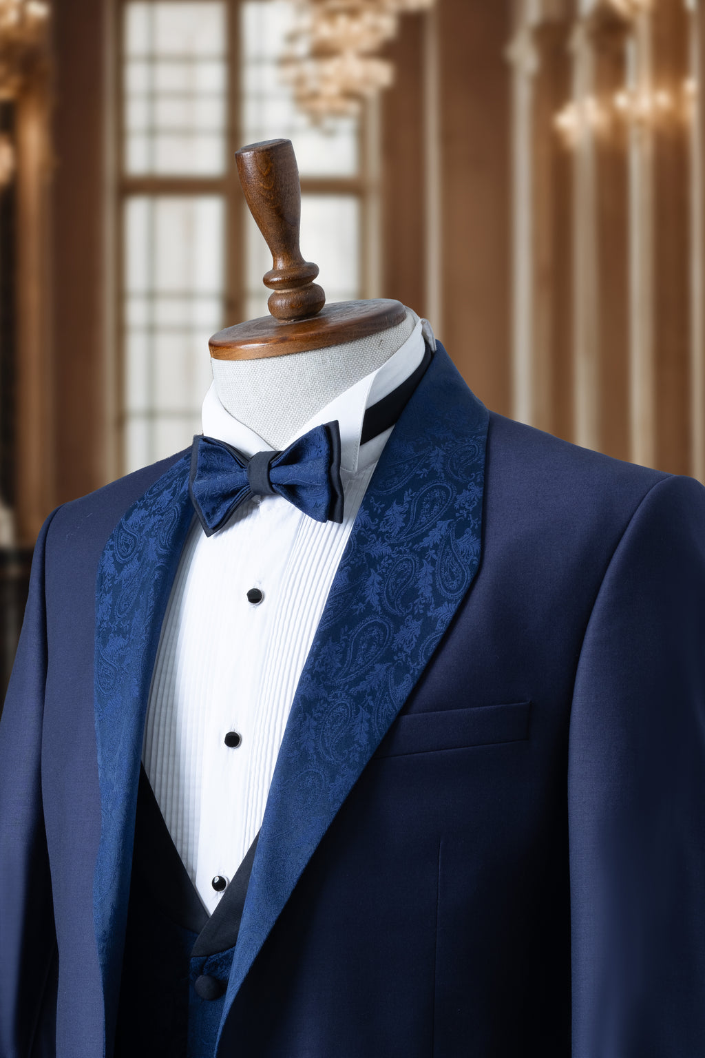NAVY BLUE TUXEDO