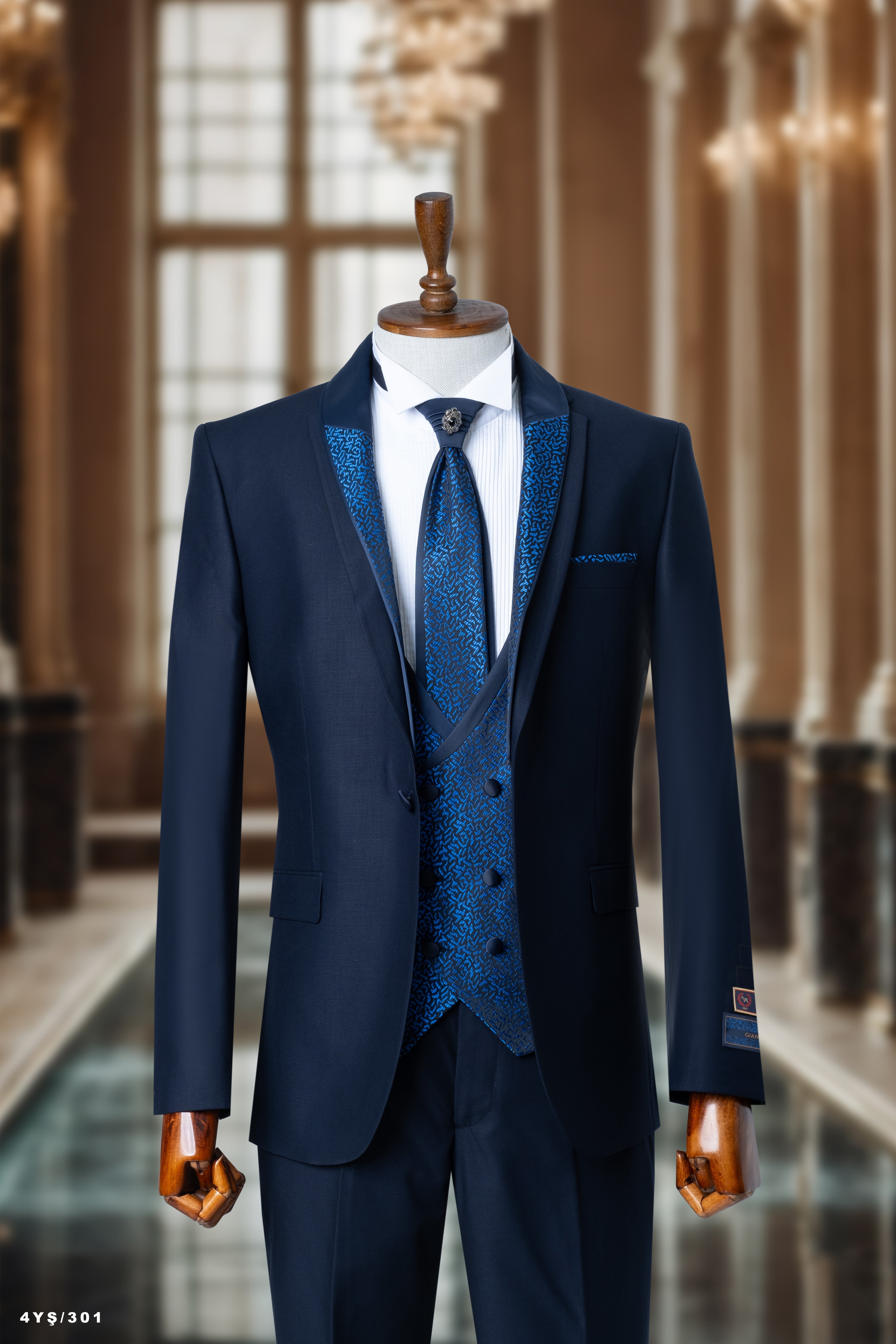 NAVY BLUE TUXEDO