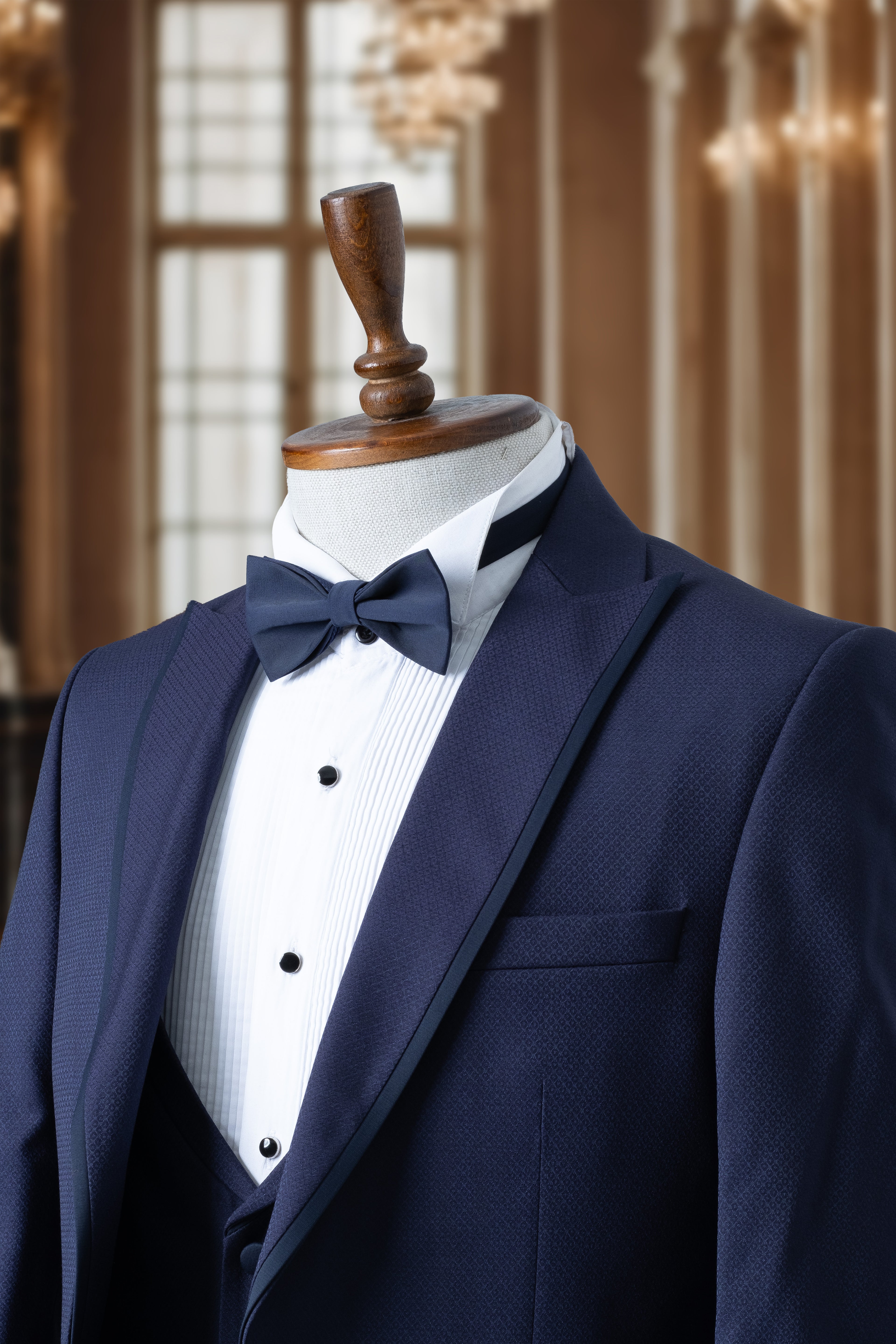 NAVY BLUE TUXEDO