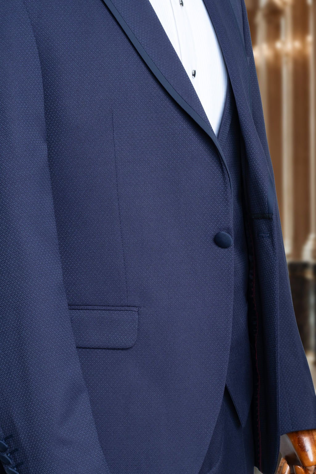 NAVY BLUE TUXEDO