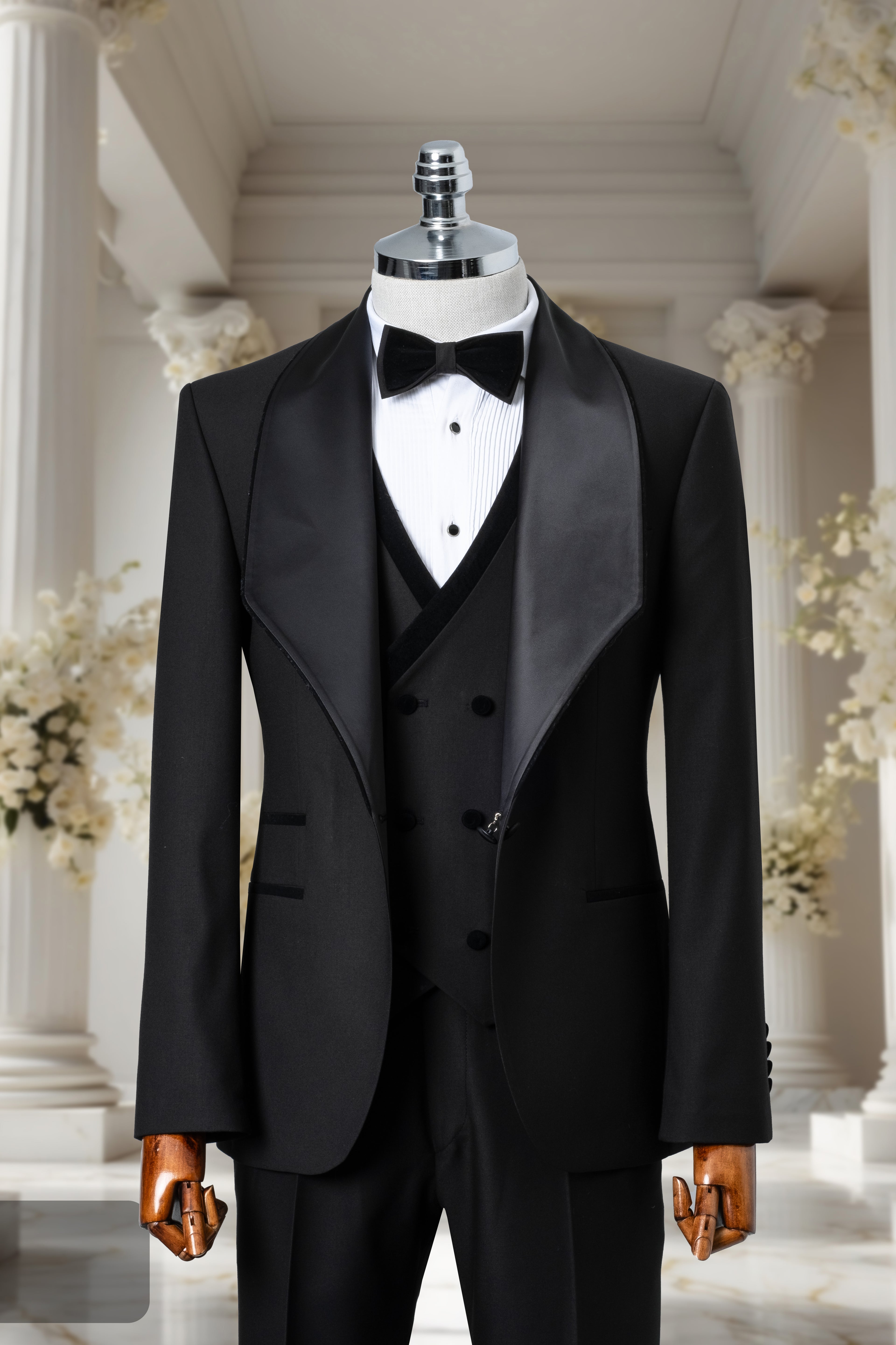 BLACK TUXEDO