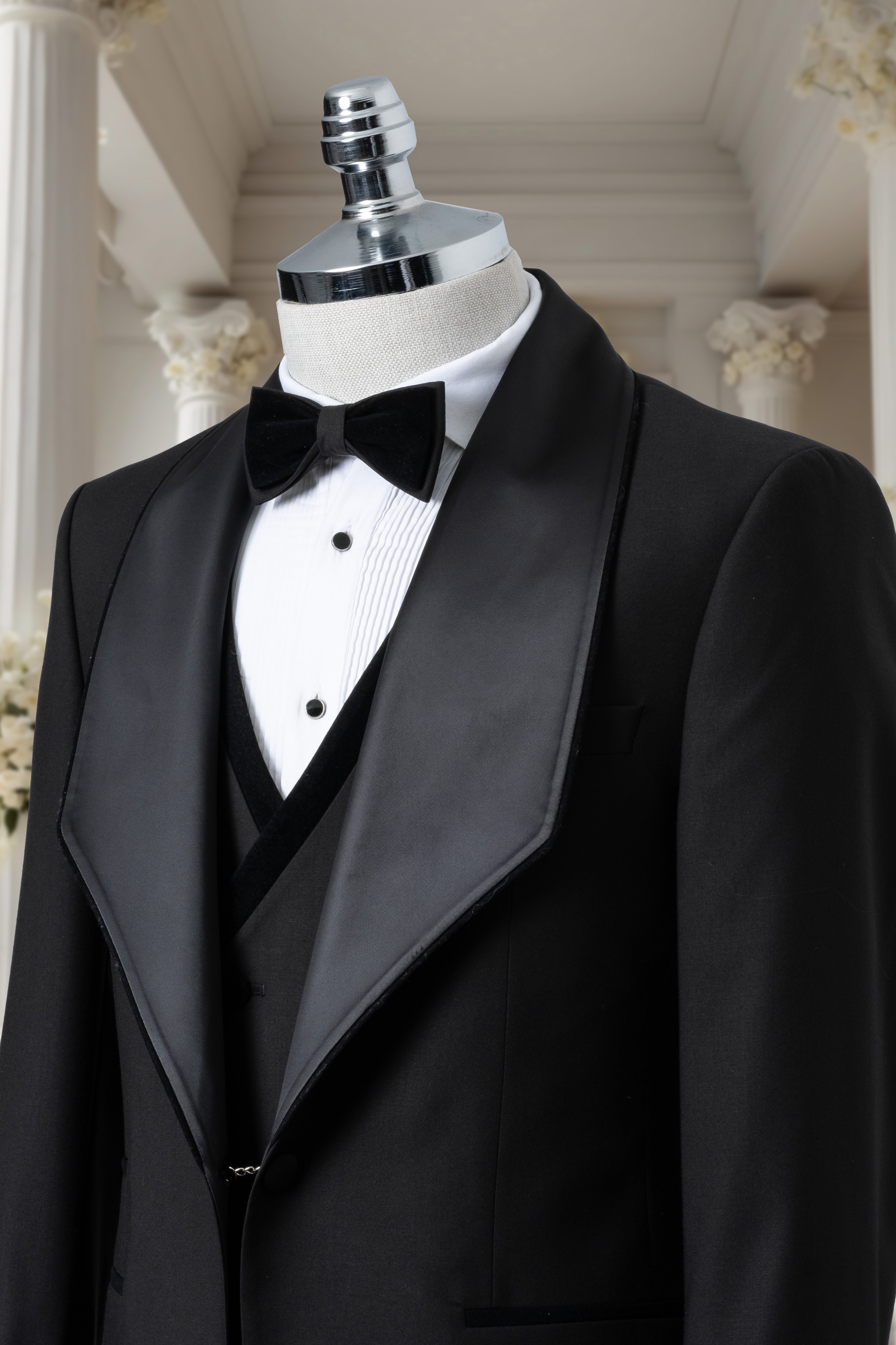 BLACK TUXEDO