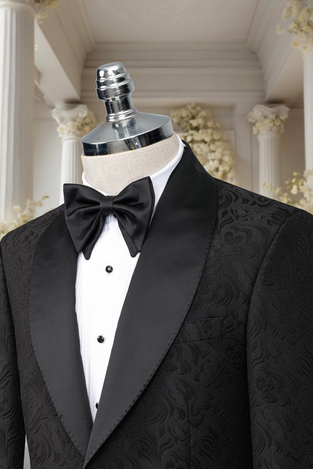 BLACK JACQUARD TUXEDO
