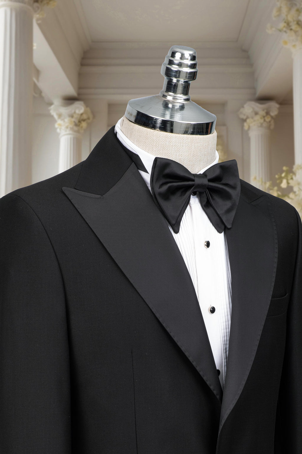 BLACK TUXEDO