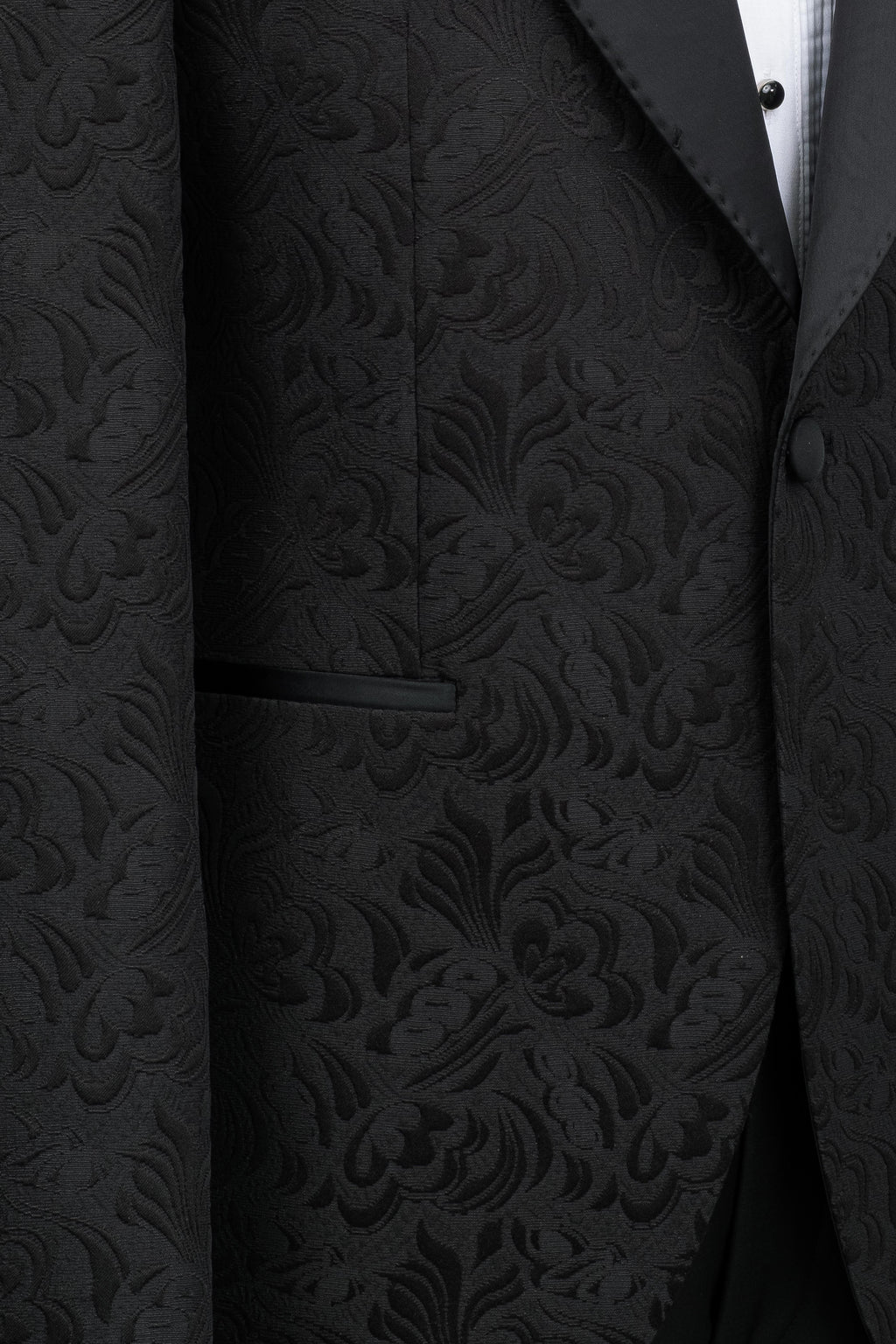 BLACK JACQUARD TUXEDO