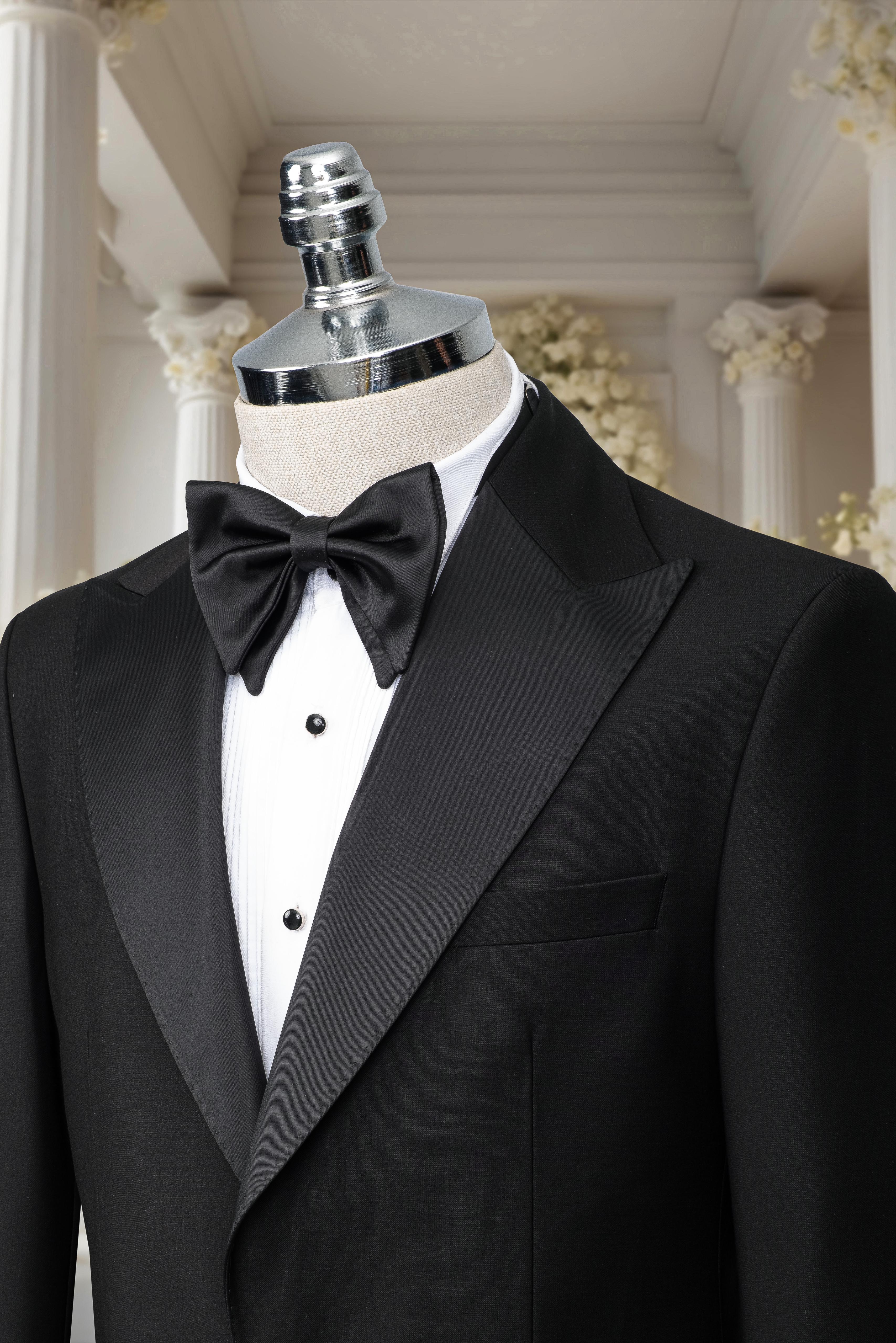 BLACK TUXEDO