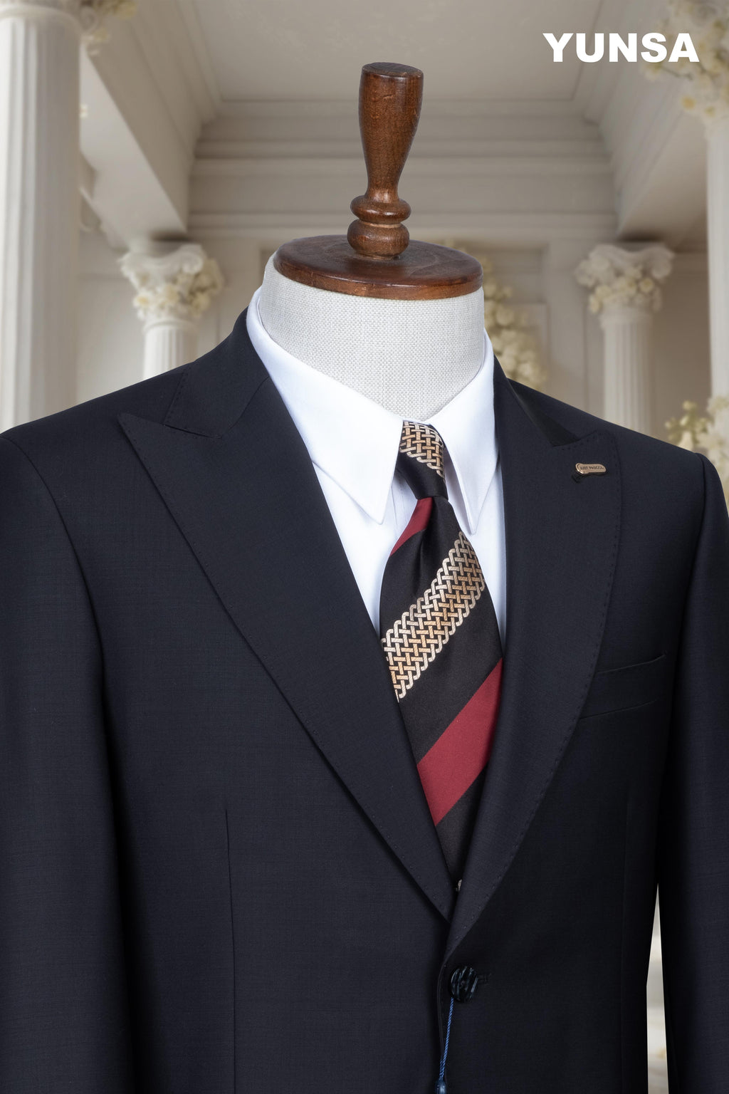 ITALIAN TAILORED FIT 100% WOOL SUIT