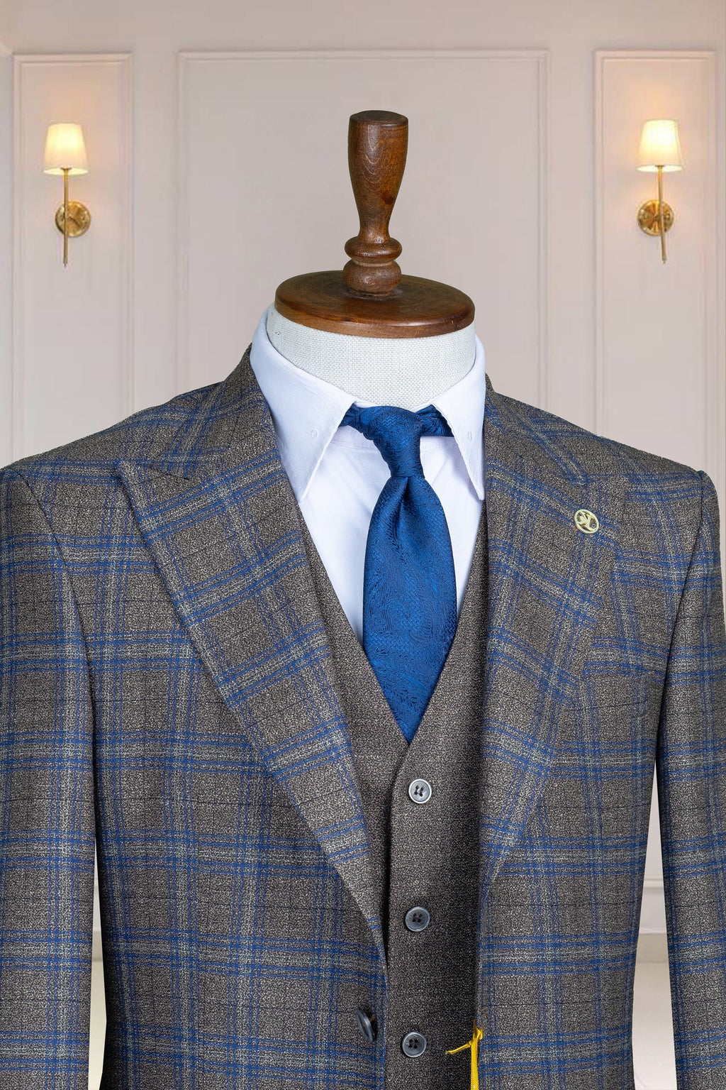 Brown Color Men’s Suit , Three Piece Peak Lapel, Flap Pocket, Men's Suit