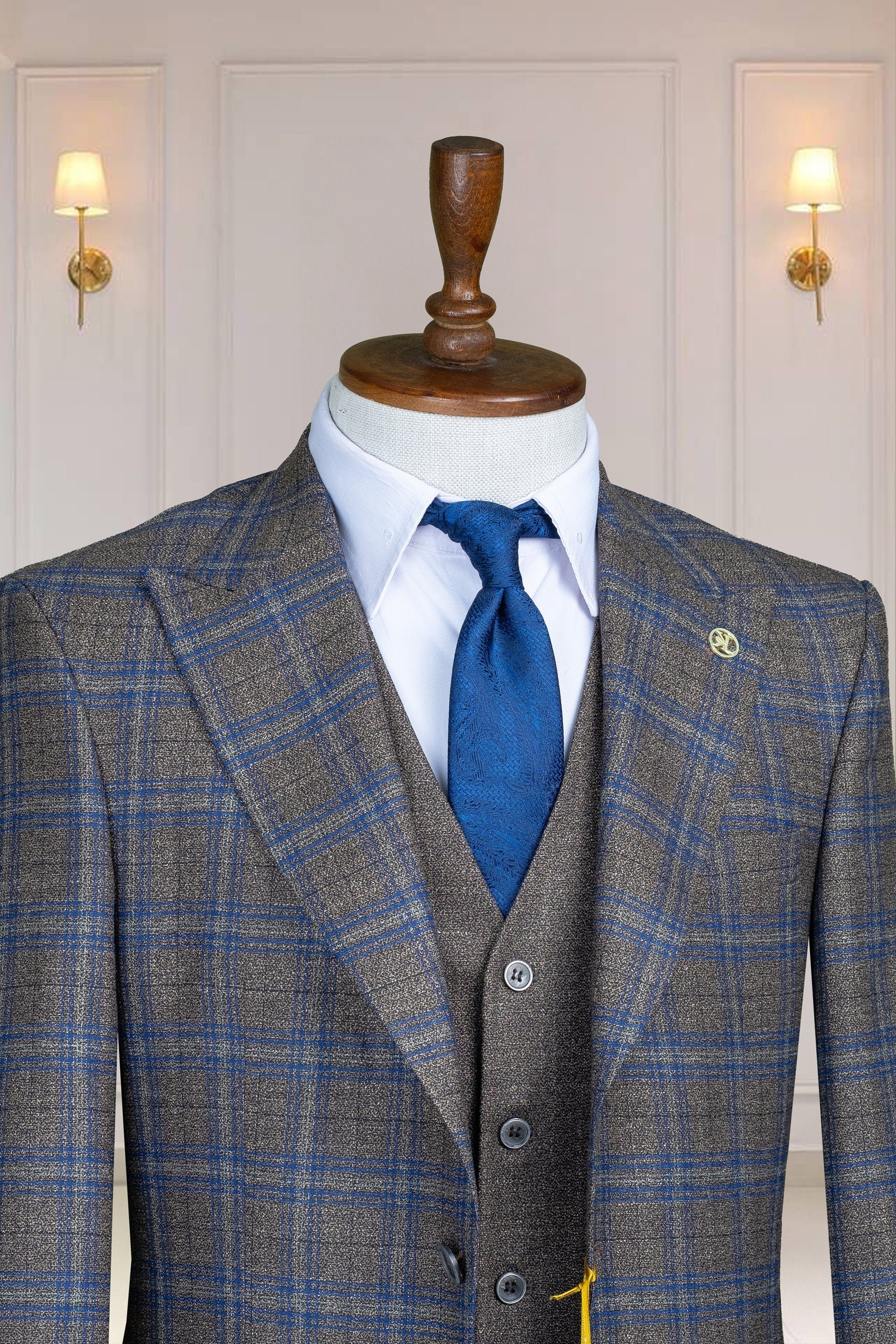 Brown Color Men’s Suit , Three Piece Peak Lapel, Flap Pocket, Men's Suit