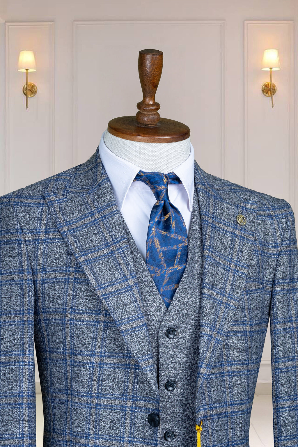 Gray Color Men’s Suit , Three Piece Peak Lapel, Flap Pocket, Men's Suit