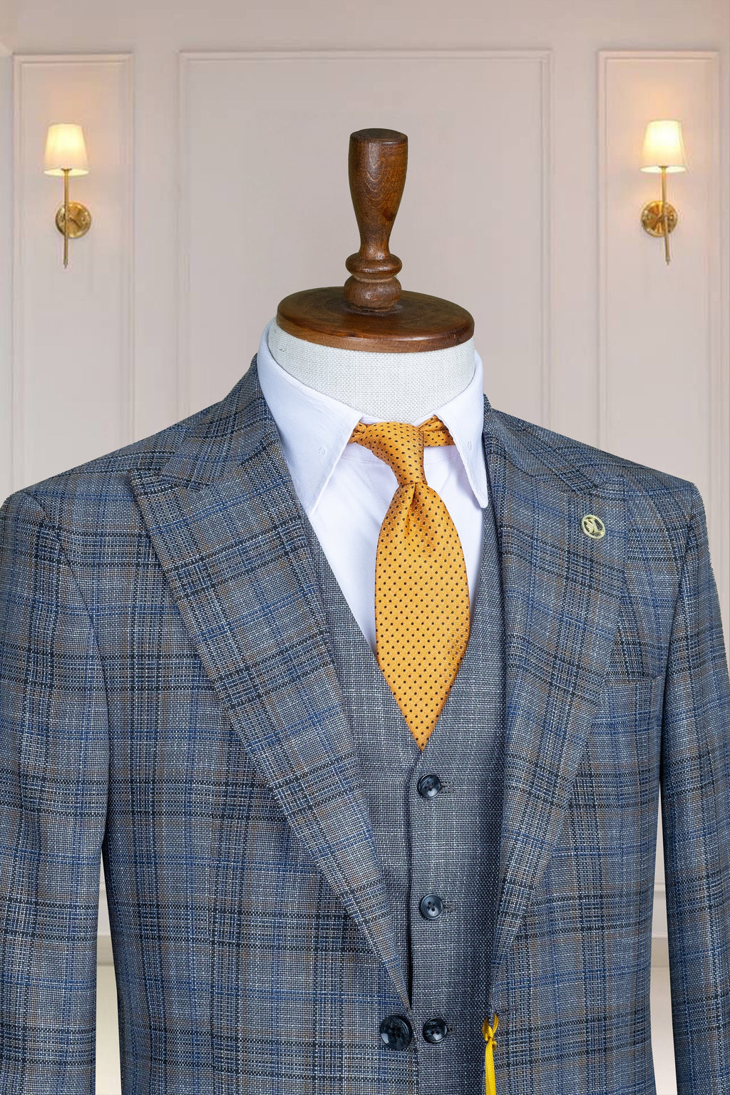 Gray Color Men’s Suit , Three Piece Peak Lapel, Flap Pocket, Men's Suit