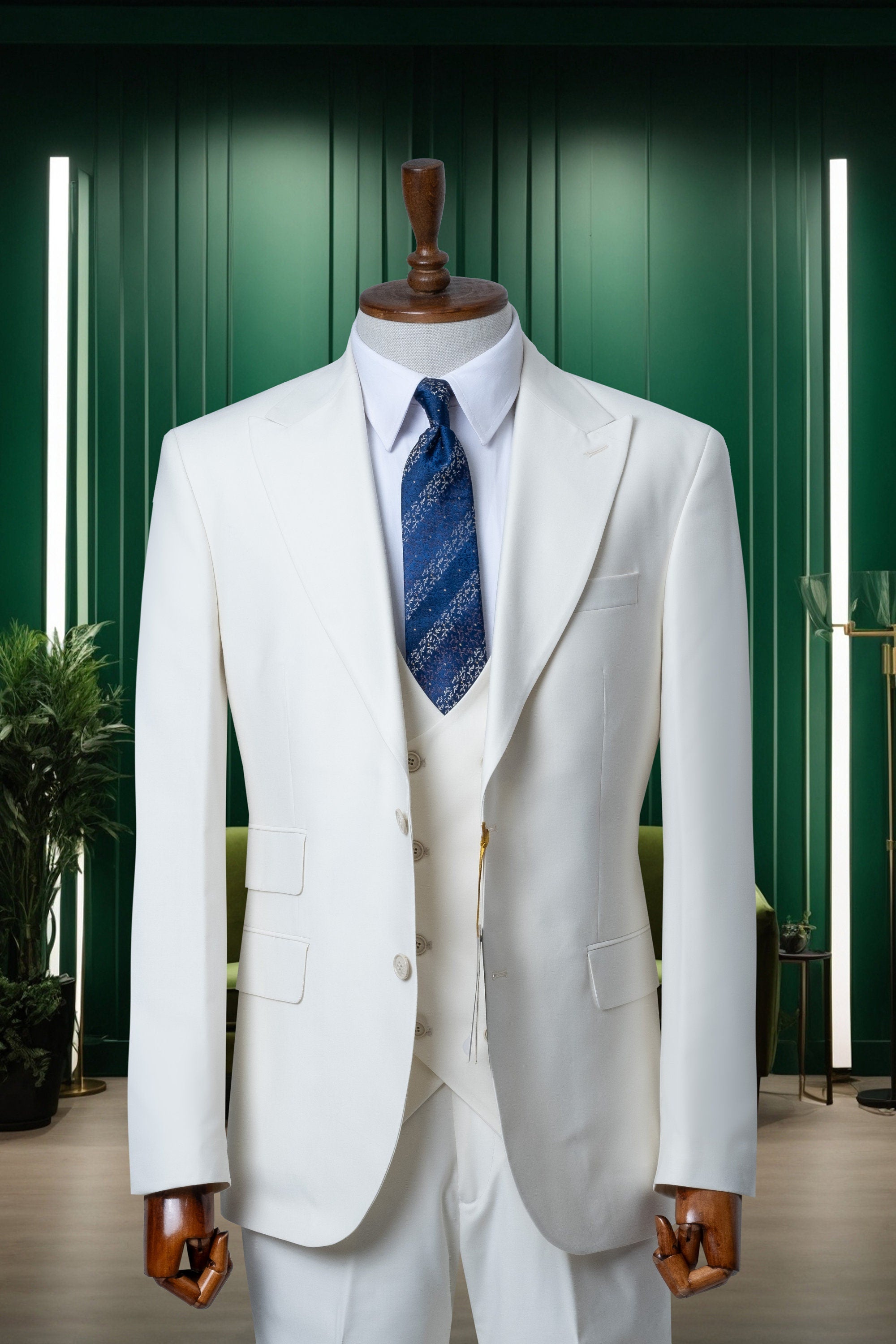 White Color Men’s Suit , Three Piece Peak Lapel, Two Button , Flap Pocket, Men's Suit