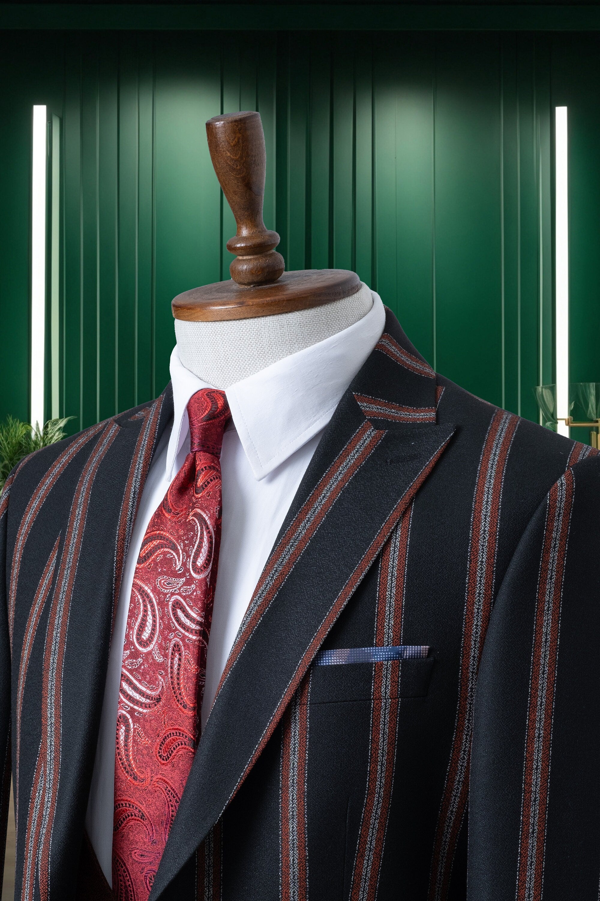 Black Color Men’s Suit , Three Piece Peak Lapel, Two Button , Flap Pocket, Men's Suit